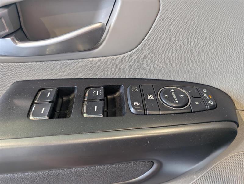 kia Sedona 2016 - 17