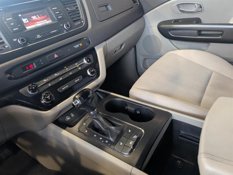 kia Sedona 2016 - 27