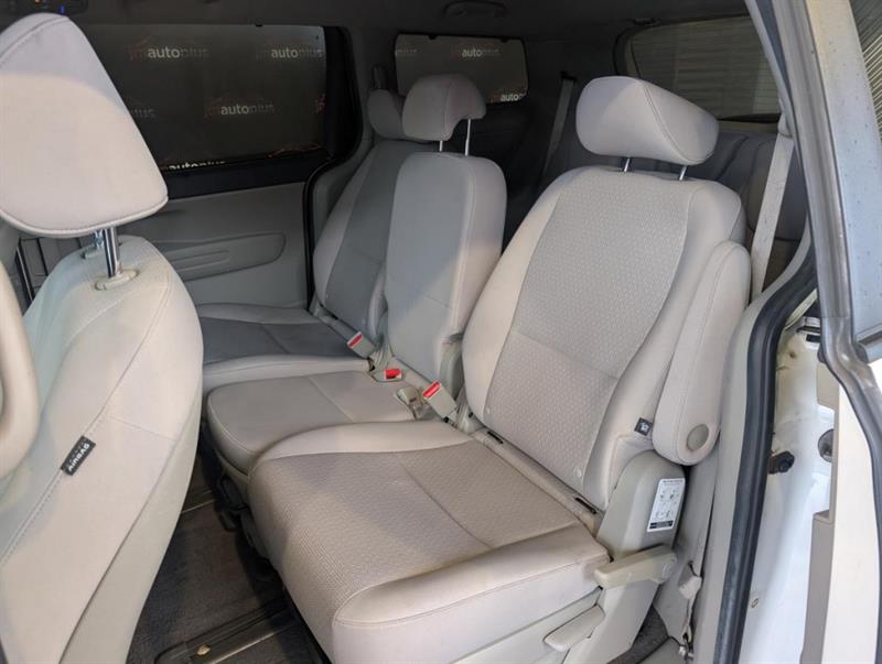 kia Sedona 2016 - 29