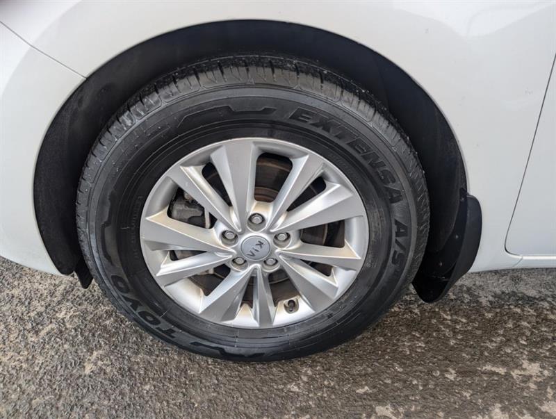 kia Sedona 2016 - 32