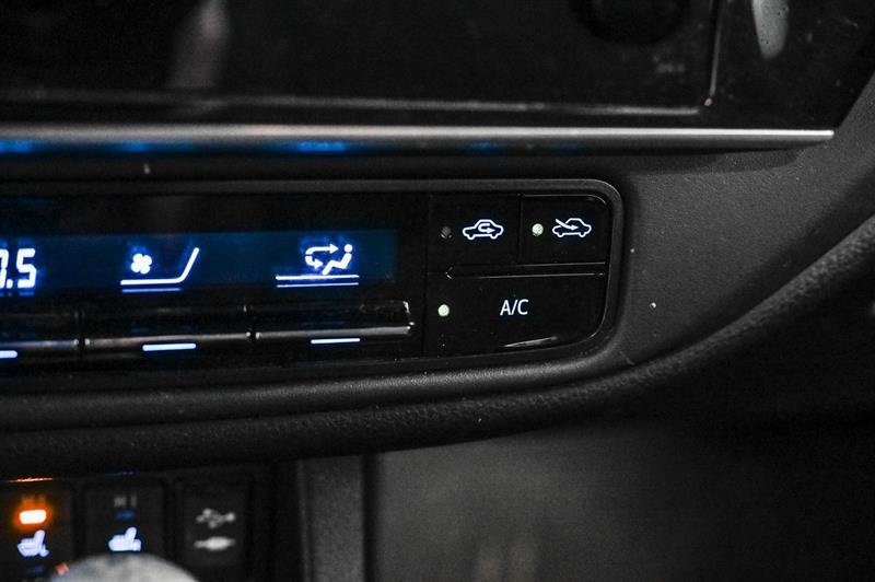 2019 Toyota Corolla - Image 19