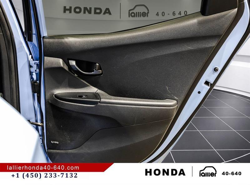 2022 Hyundai Veloster - Image 14
