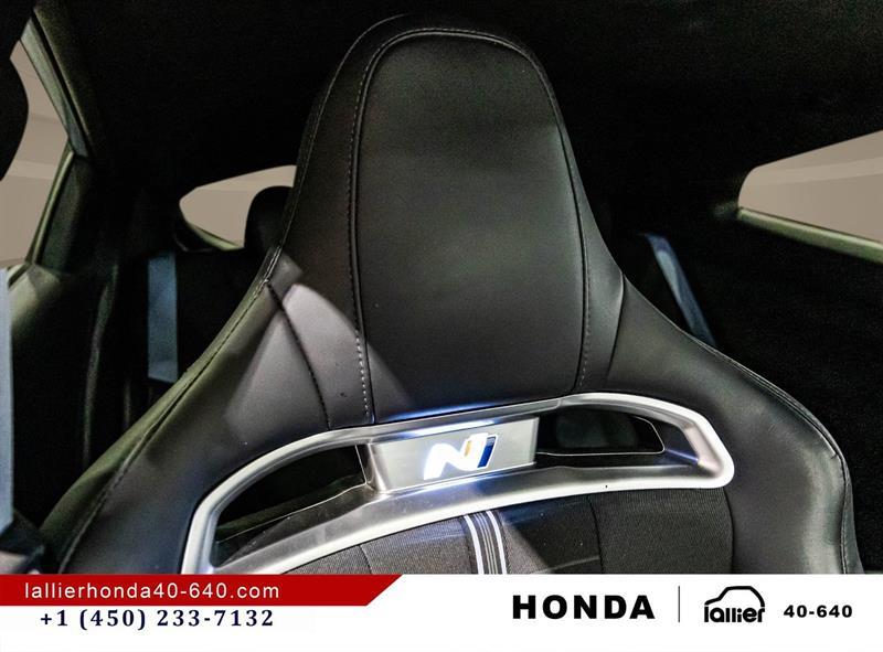 2022 Hyundai Veloster - Image 19