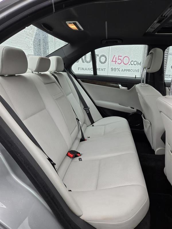 2010 Mercedes-Benz C-Class - Image 12