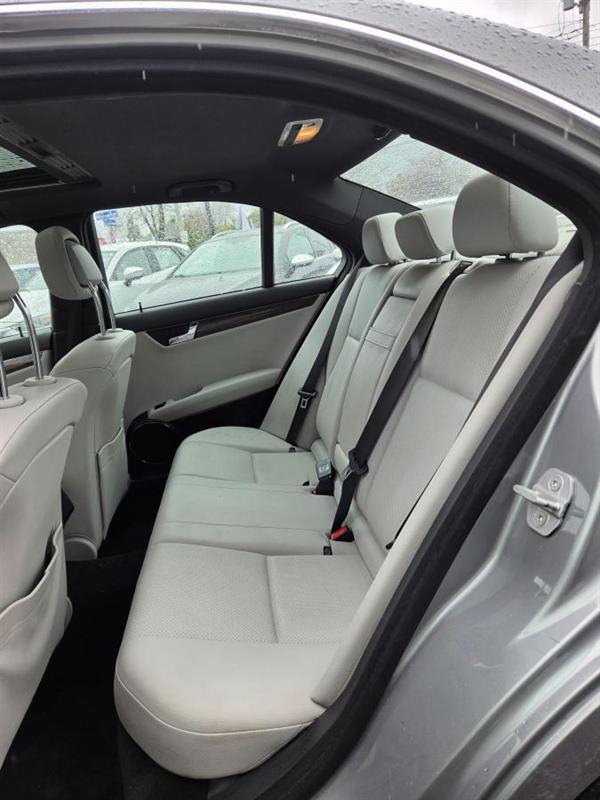 2010 Mercedes-Benz C-Class - Image 13