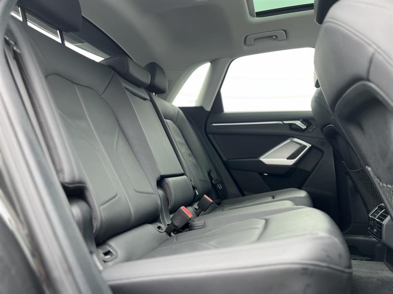 audi Q3 2022 - 32