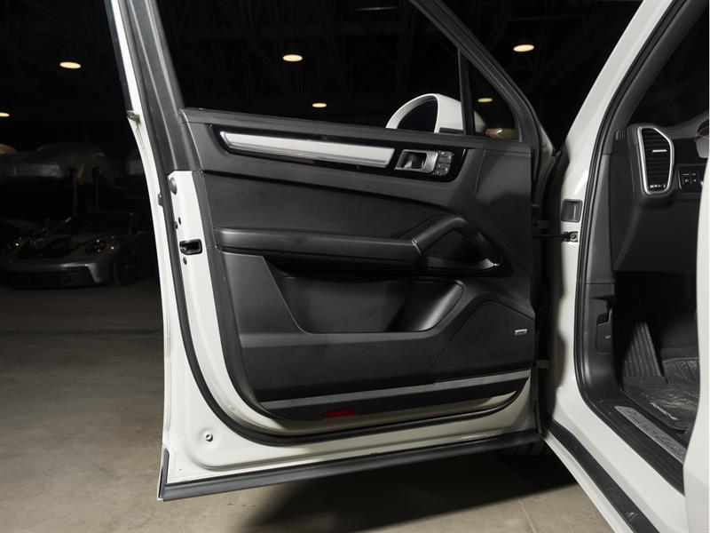 porsche Cayenne 2023 - 24
