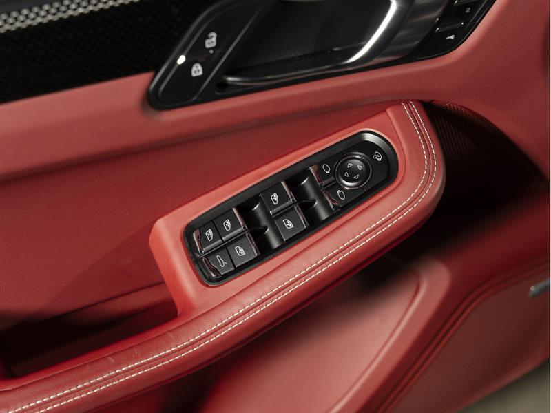 porsche Macan 2023 - 24