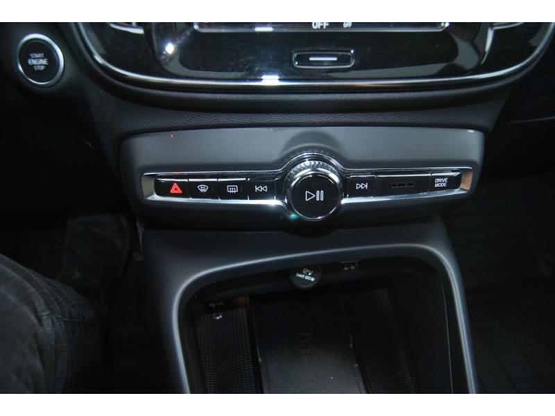 volvo XC40 2022 - 23