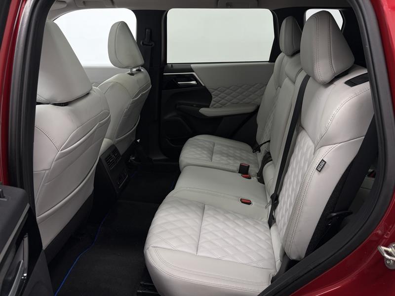 mitsubishi Outlander rechargeable 2024 - 31