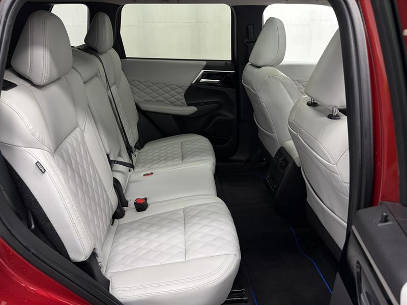 mitsubishi Outlander rechargeable 2024 - 33