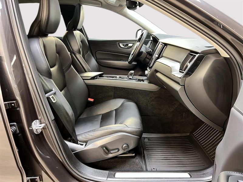 volvo XC60 2023 - 8