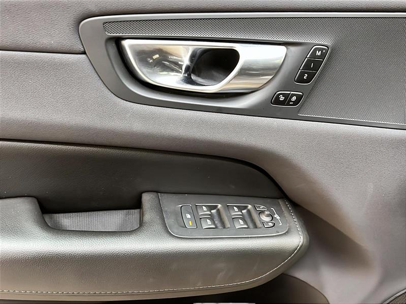 volvo XC60 2023 - 25