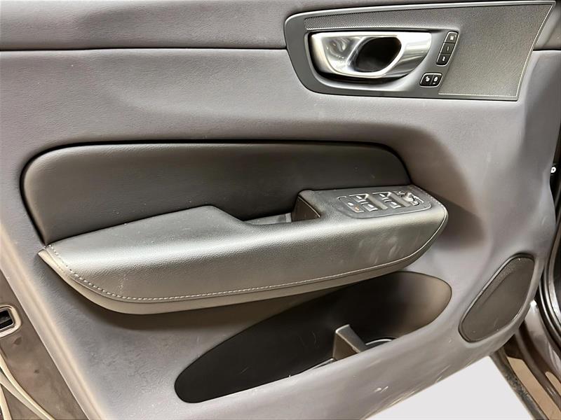 volvo XC60 2023 - 26