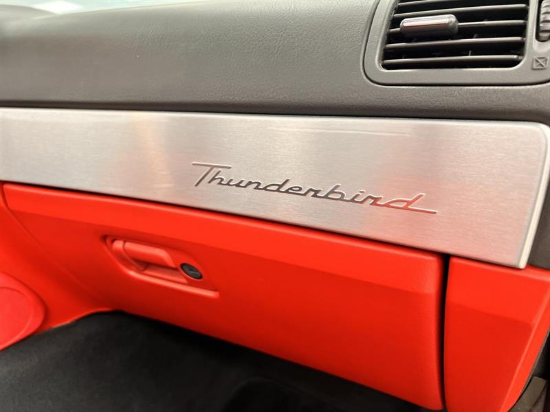 ford Thunderbird 2002 - 16