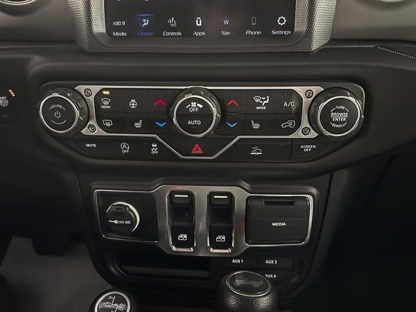 jeep Wrangler 2023 - 21