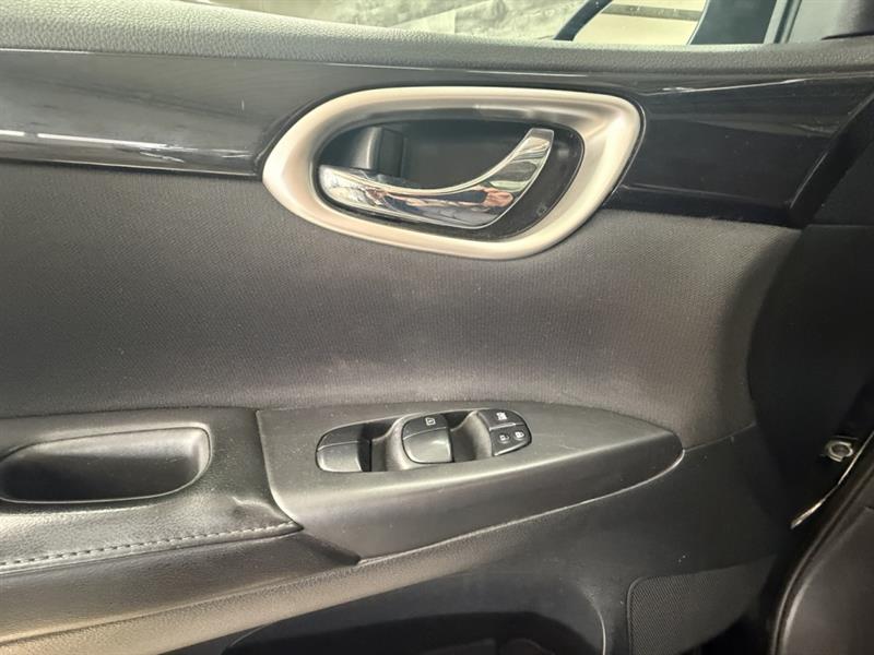 nissan Sentra 2019 - 13