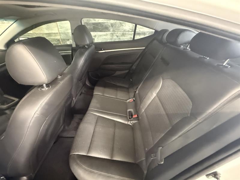 hyundai Elantra 2019 - 17