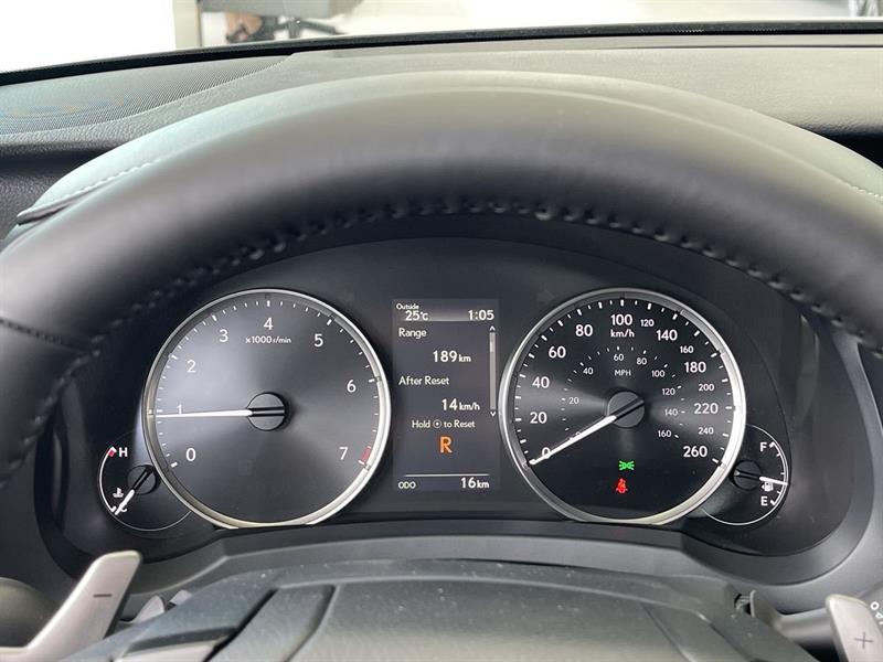 lexus IS 300 2023 - 23