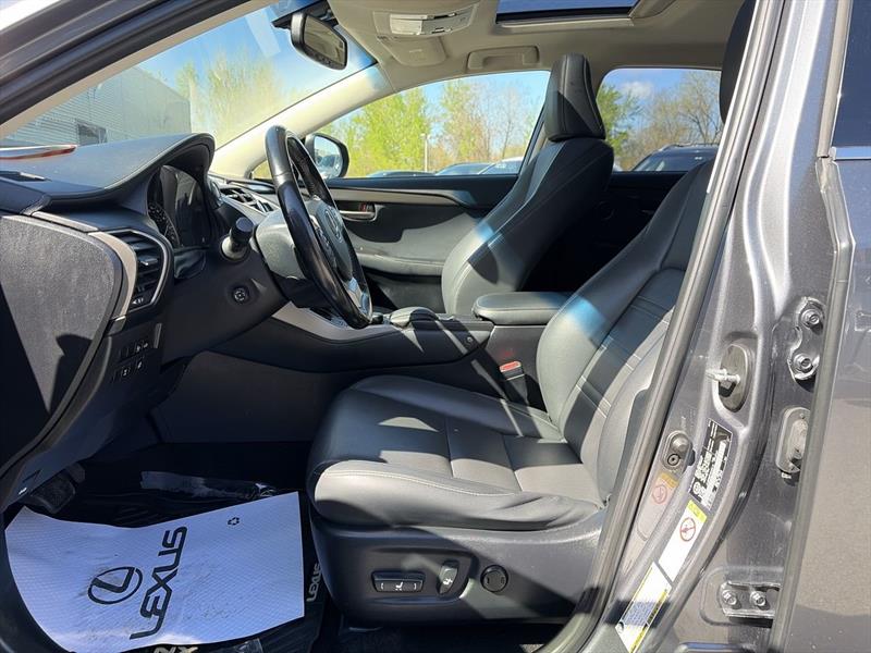 lexus NX 200t 2017 - 19