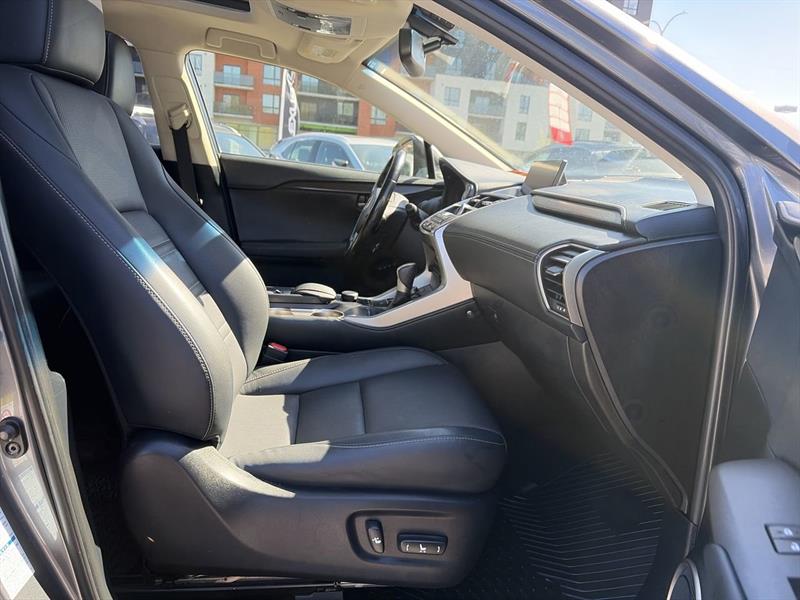 lexus NX 200t 2017 - 32