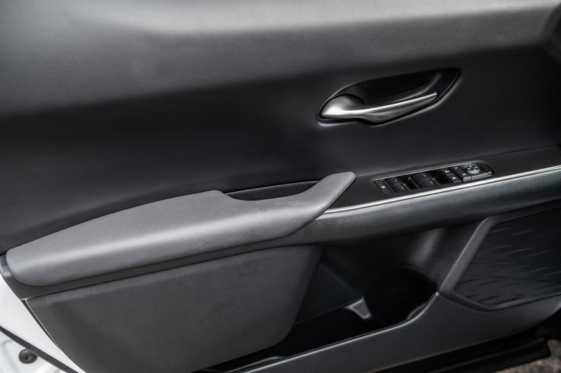 lexus UX 2025 - 13