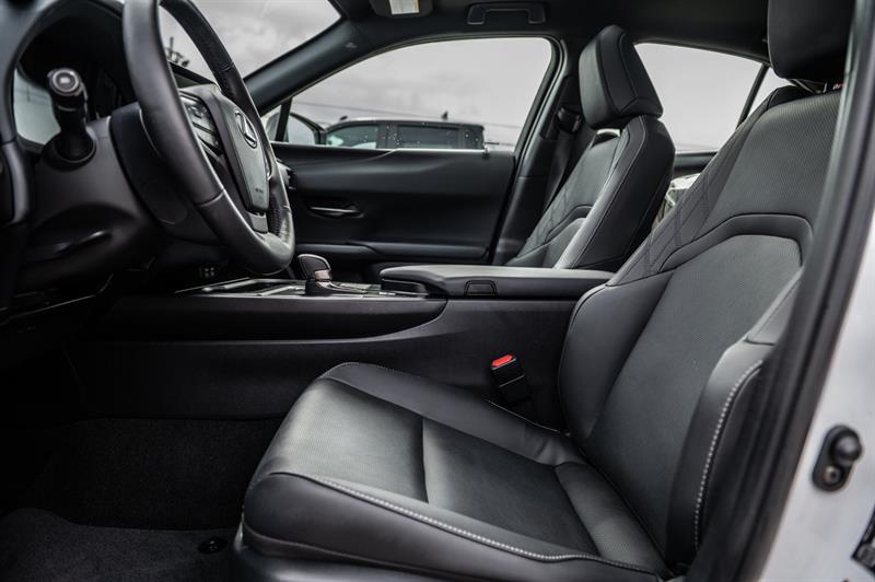 lexus UX 2025 - 14