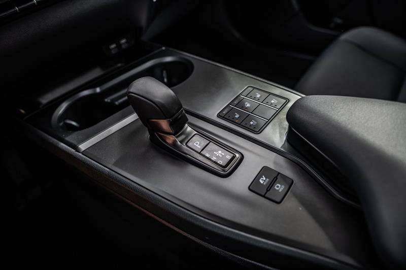 lexus UX 2025 - 25