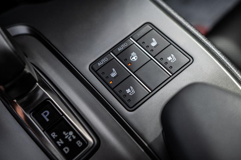 lexus UX 2025 - 26