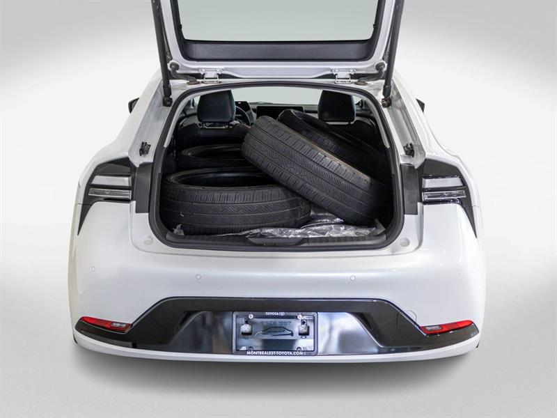 toyota Prius Prime 2023 - 32