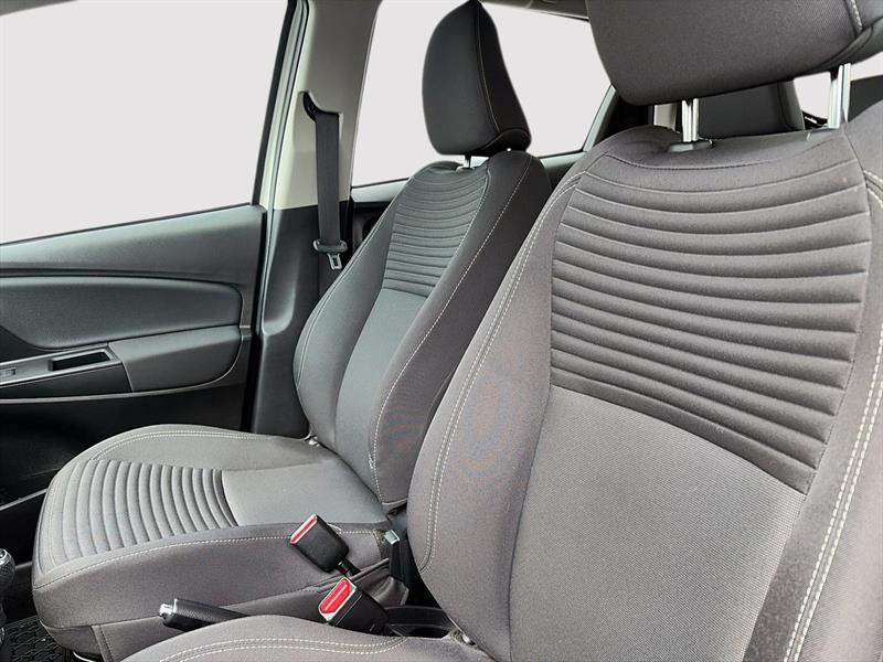 toyota Yaris Hatchback 2018 - 11