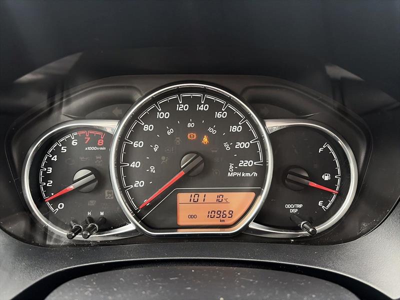 toyota Yaris Hatchback 2018 - 14