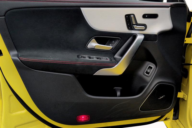 mercedes-benz CLA45 AMG 2022 - 15