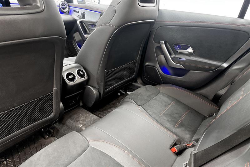 mercedes-benz CLA250 2023 - 12