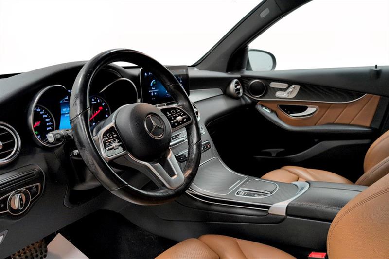mercedes-benz GLC300 2022 - 6