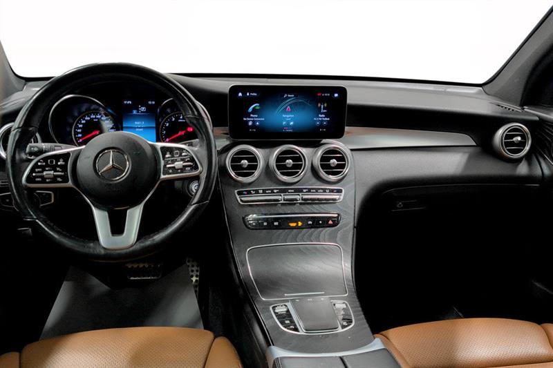 mercedes-benz GLC300 2022 - 7