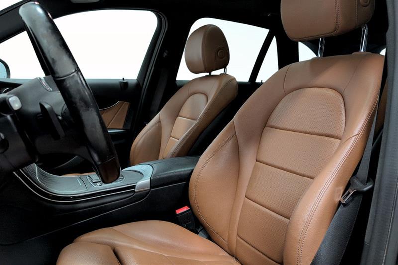 mercedes-benz GLC300 2022 - 10