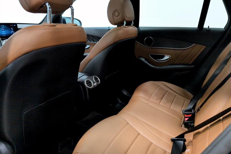 mercedes-benz GLC300 2022 - 12