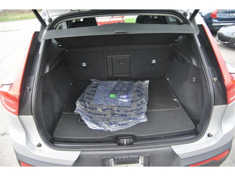 volvo XC40 2023 - 11