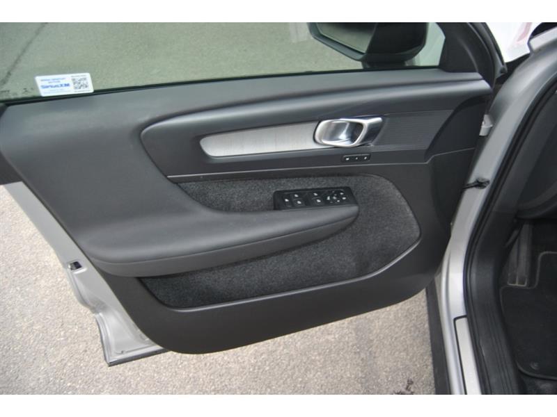 volvo XC40 2023 - 12
