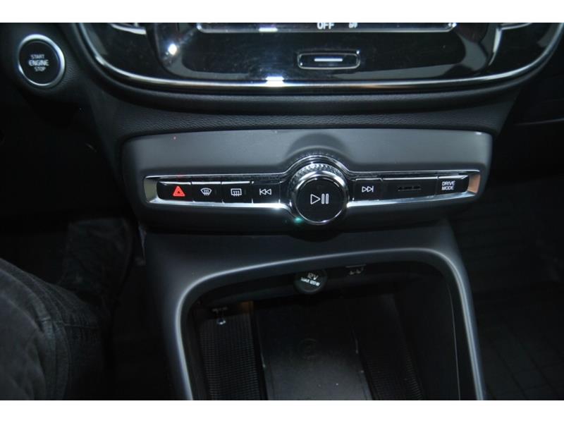 volvo XC40 2022 - 23