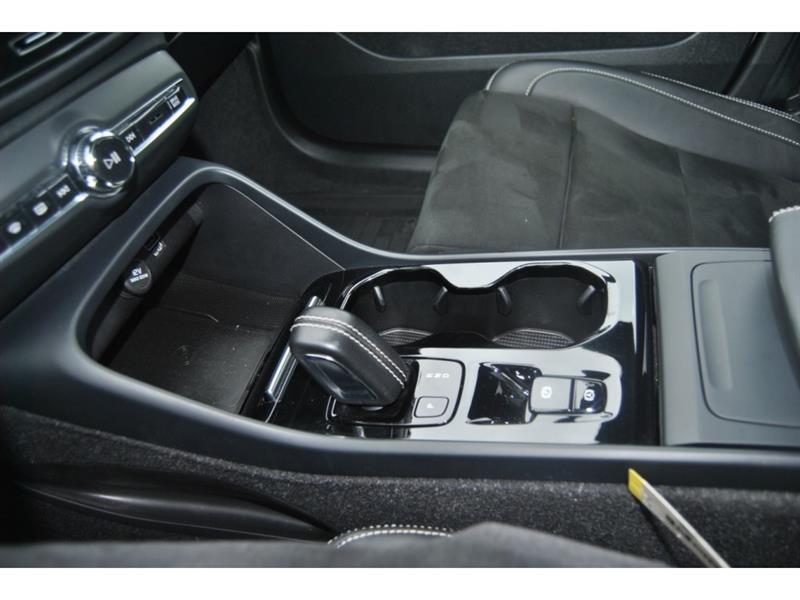 volvo XC40 2022 - 24