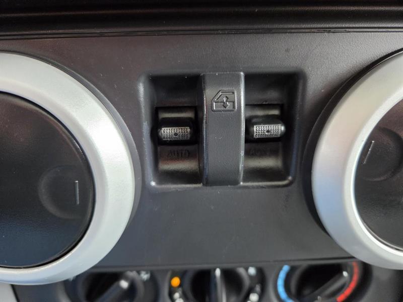 2010 Jeep Wrangler - Image 17