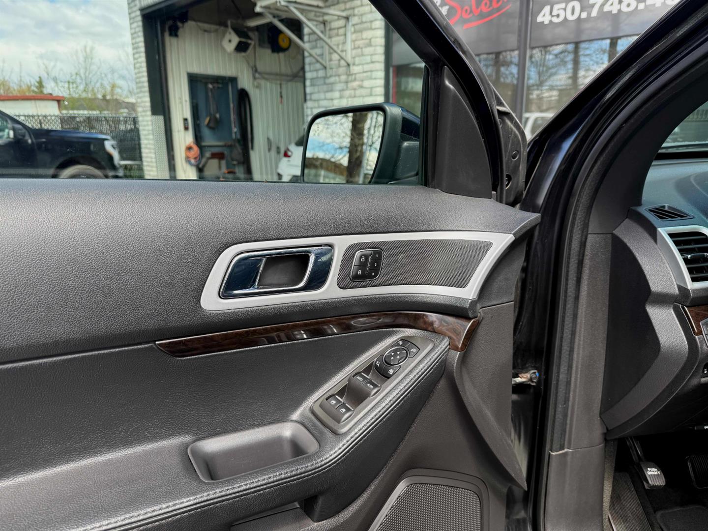 ford Explorer 2014 - 21