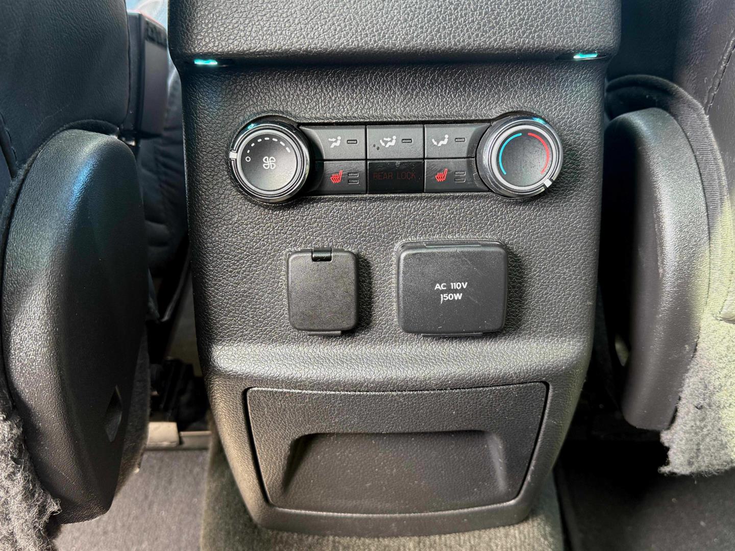 ford Explorer 2014 - 26