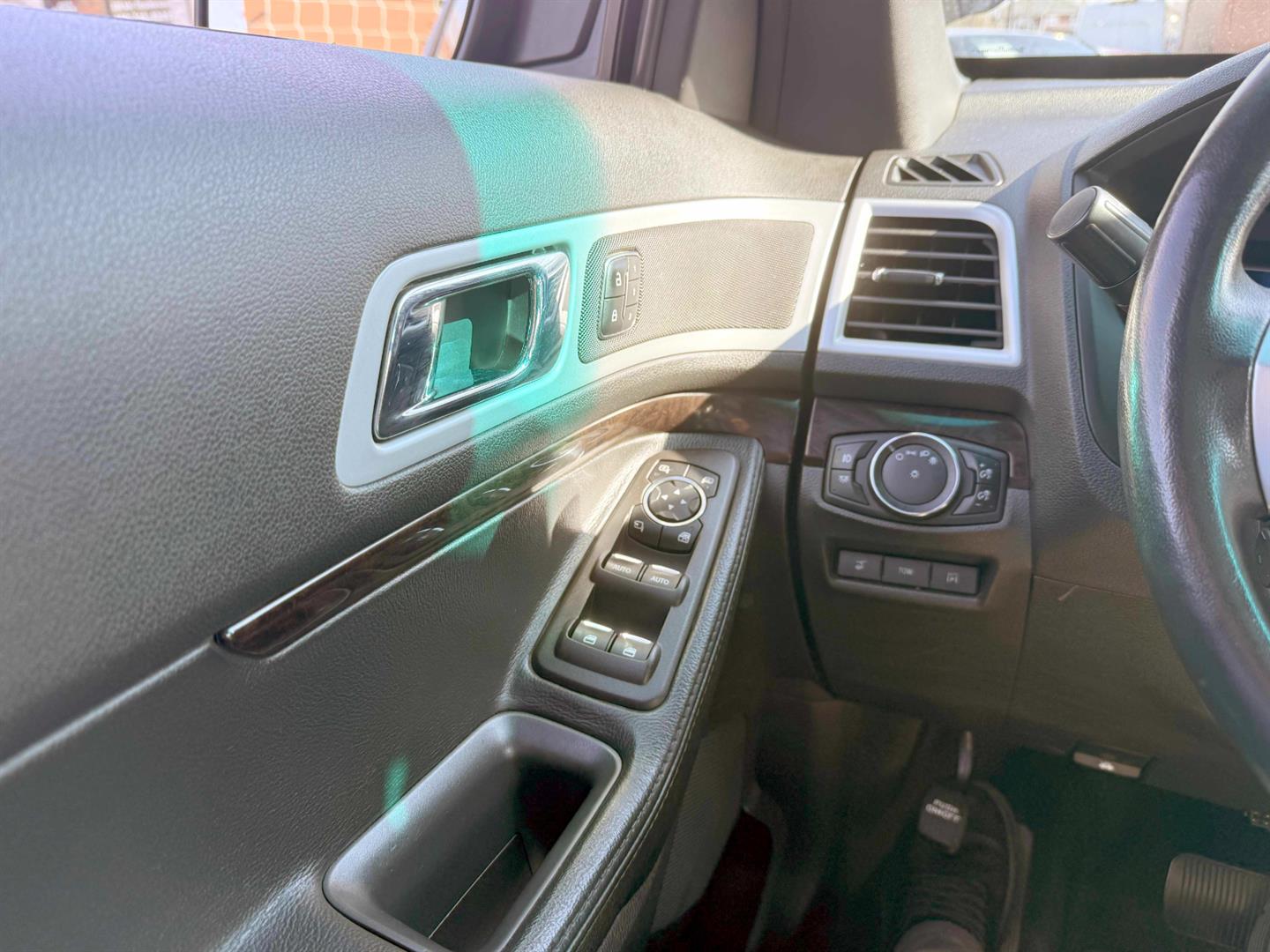 ford Explorer 2014 - 31