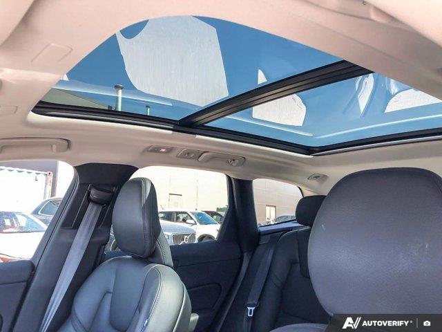 volvo XC60 2024 - 25