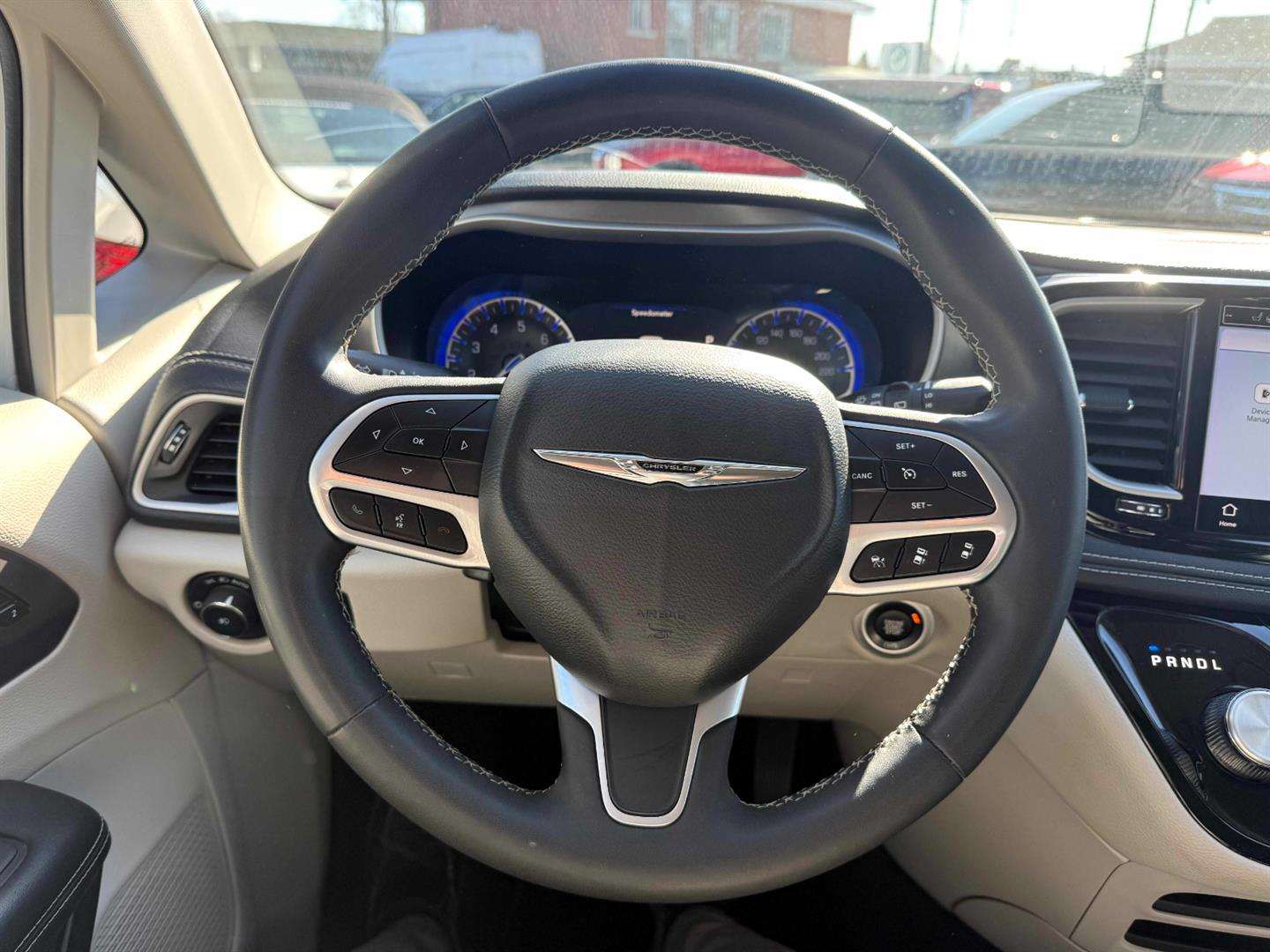 chrysler Pacifica 2023 - 21