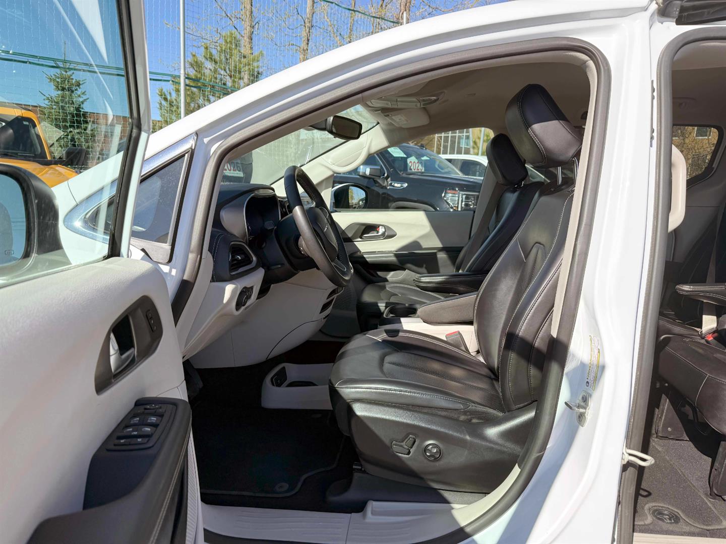 chrysler Pacifica 2023 - 27