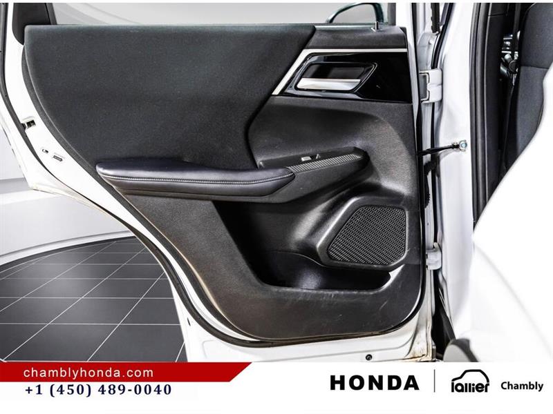 mitsubishi Outlander 2023 - 13
